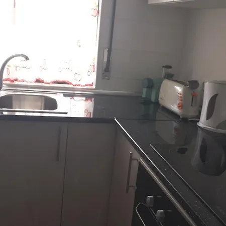 Apartamento T1 Em 公寓 *